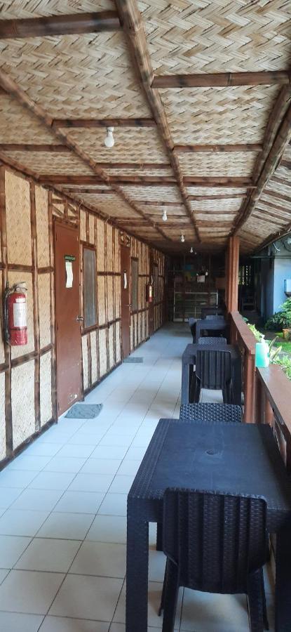 Lilys Guesthouse Coron Exterior photo