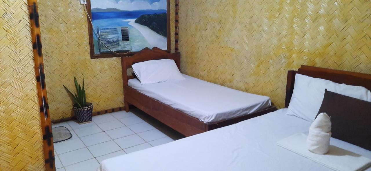 Lilys Guesthouse Coron Exterior photo